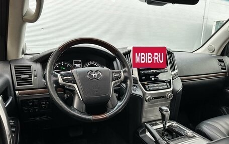 Toyota Land Cruiser 200, 2016 год, 6 245 000 рублей, 6 фотография