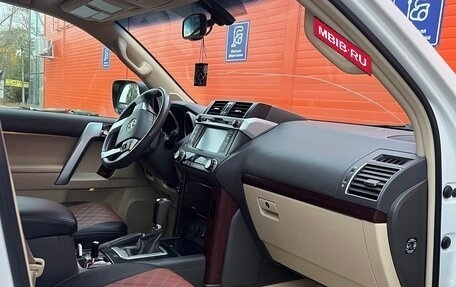 Toyota Land Cruiser Prado 150 рестайлинг 2, 2017 год, 5 500 000 рублей, 13 фотография