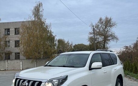 Toyota Land Cruiser Prado 150 рестайлинг 2, 2017 год, 5 500 000 рублей, 8 фотография