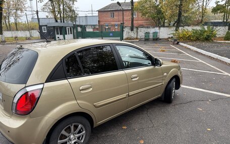 KIA Rio II, 2010 год, 1 000 000 рублей, 3 фотография