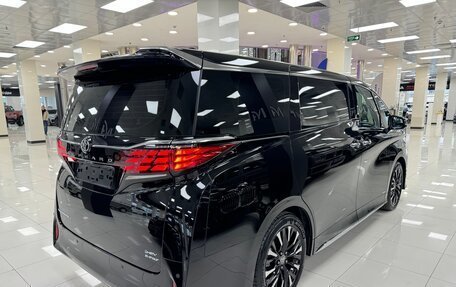 Toyota Alphard, 2023 год, 17 990 000 рублей, 4 фотография