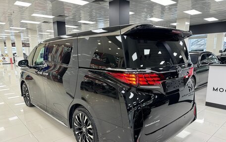 Toyota Alphard, 2023 год, 17 990 000 рублей, 5 фотография