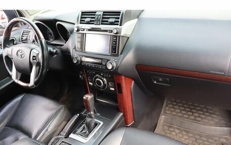 Toyota Land Cruiser Prado 150 рестайлинг 2, 2015 год, 3 379 000 рублей, 5 фотография