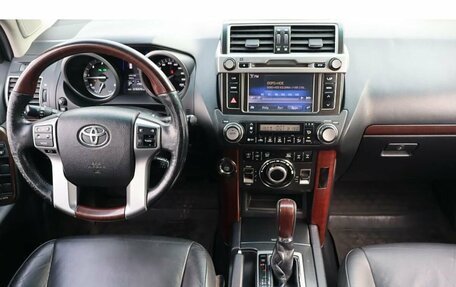 Toyota Land Cruiser Prado 150 рестайлинг 2, 2015 год, 3 379 000 рублей, 9 фотография