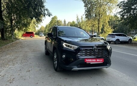 Toyota RAV4, 2021 год, 3 950 000 рублей, 3 фотография