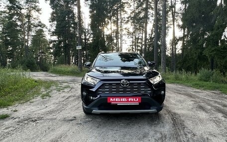 Toyota RAV4, 2021 год, 3 950 000 рублей, 4 фотография