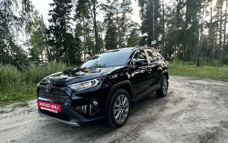 Toyota RAV4, 2021 год, 3 950 000 рублей, 8 фотография