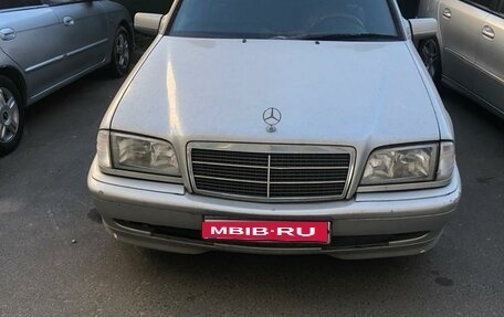 Mercedes-Benz C-Класс, 1998 год, 250 000 рублей, 1 фотография