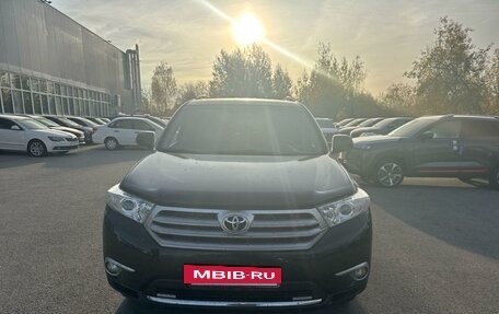 Toyota Highlander III, 2013 год, 2 250 000 рублей, 2 фотография