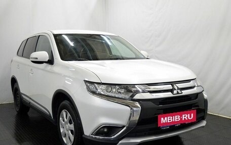 Mitsubishi Outlander III рестайлинг 3, 2016 год, 1 597 000 рублей, 3 фотография