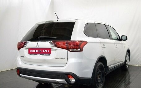 Mitsubishi Outlander III рестайлинг 3, 2016 год, 1 597 000 рублей, 5 фотография