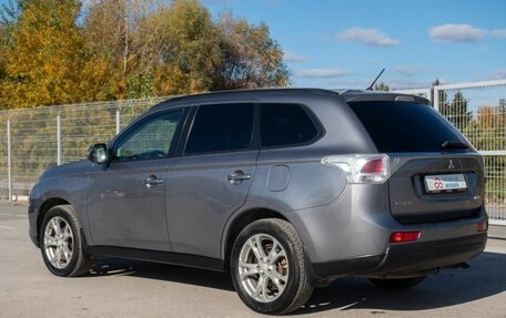 Mitsubishi Outlander III рестайлинг 3, 2012 год, 1 800 000 рублей, 23 фотография