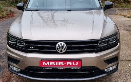 Volkswagen Tiguan II, 2017 год, 2 950 000 рублей, 2 фотография