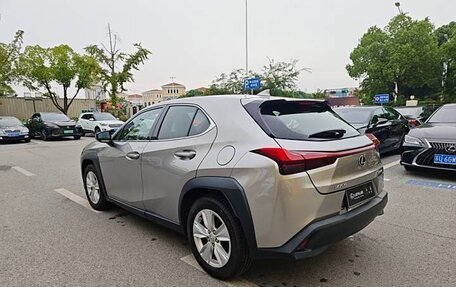 Lexus UX I, 2021 год, 3 000 999 рублей, 6 фотография