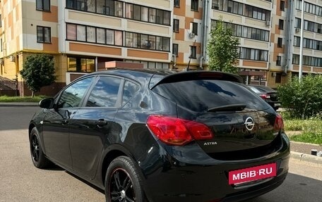 Opel Astra J, 2011 год, 620 000 рублей, 3 фотография