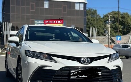 Toyota Camry, 2021 год, 3 350 000 рублей, 1 фотография