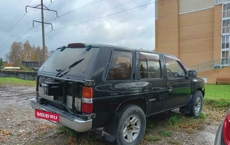 Nissan Terrano II рестайлинг, 1994 год, 390 000 рублей, 3 фотография