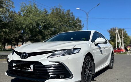 Toyota Camry, 2021 год, 3 350 000 рублей, 2 фотография