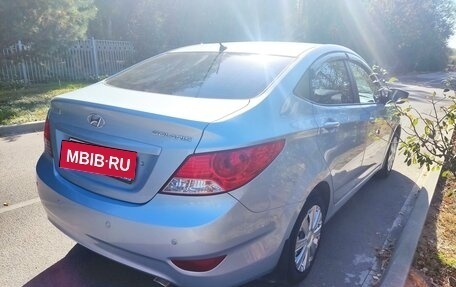 Hyundai Solaris II рестайлинг, 2013 год, 850 000 рублей, 3 фотография