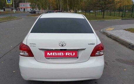 Toyota Yaris III рестайлинг, 2008 год, 650 000 рублей, 8 фотография