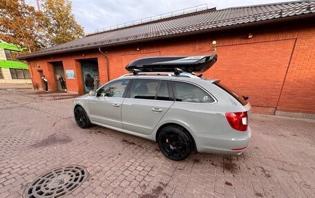 Skoda Superb III рестайлинг, 2010 год, 1 300 000 рублей, 18 фотография