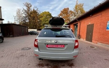 Skoda Superb III рестайлинг, 2010 год, 1 300 000 рублей, 21 фотография