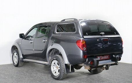 Mitsubishi L200 IV рестайлинг, 2013 год, 1 523 000 рублей, 4 фотография