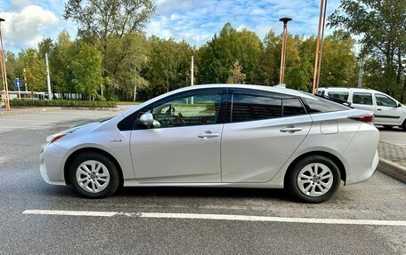 Toyota Prius IV XW50, 2017 год, 1 650 000 рублей, 4 фотография