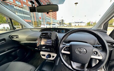 Toyota Prius IV XW50, 2017 год, 1 650 000 рублей, 16 фотография