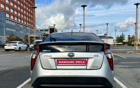 Toyota Prius IV XW50, 2017 год, 1 650 000 рублей, 8 фотография