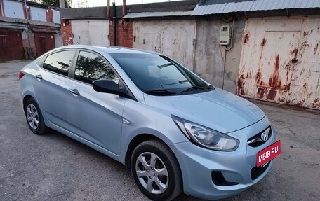 Hyundai Solaris II рестайлинг, 2013 год, 760 000 рублей, 2 фотография