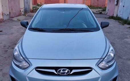 Hyundai Solaris II рестайлинг, 2013 год, 760 000 рублей, 4 фотография