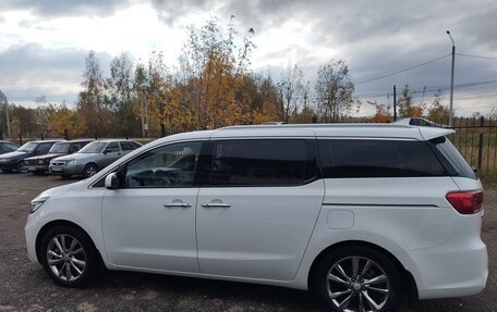 KIA Carnival III, 2018 год, 3 300 000 рублей, 2 фотография