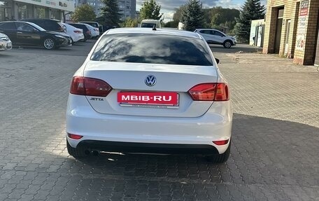 Volkswagen Jetta VI, 2012 год, 800 000 рублей, 3 фотография