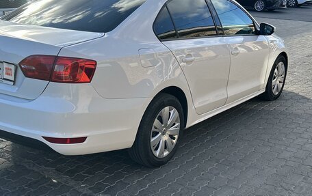 Volkswagen Jetta VI, 2012 год, 800 000 рублей, 6 фотография