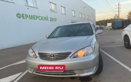 Toyota Camry V40, 2005 год, 920 000 рублей, 2 фотография