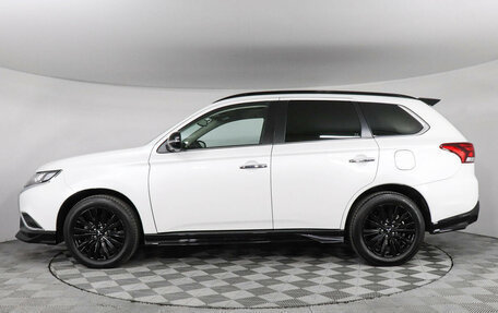 Mitsubishi Outlander III рестайлинг 3, 2022 год, 3 548 000 рублей, 8 фотография