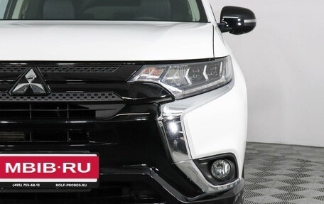 Mitsubishi Outlander III рестайлинг 3, 2022 год, 3 548 000 рублей, 9 фотография