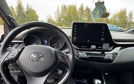 Toyota C-HR I рестайлинг, 2022 год, 3 800 000 рублей, 11 фотография