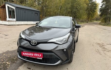 Toyota C-HR I рестайлинг, 2022 год, 3 800 000 рублей, 20 фотография