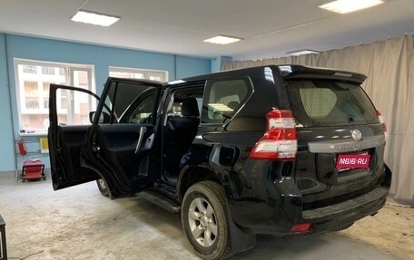 Toyota Land Cruiser Prado 150 рестайлинг 2, 2015 год, 3 900 000 рублей, 1 фотография