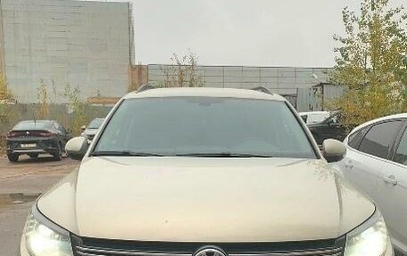 Volkswagen Tiguan I, 2012 год, 1 300 000 рублей, 2 фотография