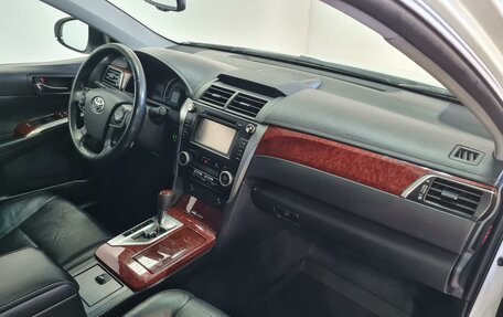 Toyota Camry, 2014 год, 1 970 000 рублей, 14 фотография