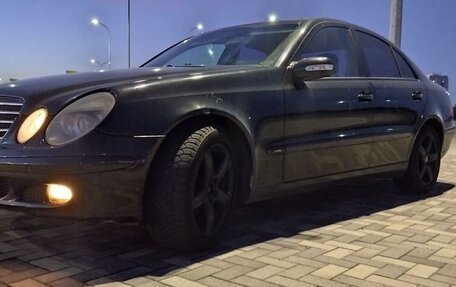 Mercedes-Benz E-Класс, 2003 год, 750 000 рублей, 1 фотография