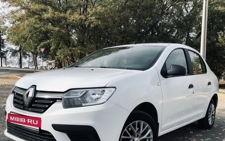 Renault Logan II, 2018 год, 1 100 000 рублей, 3 фотография