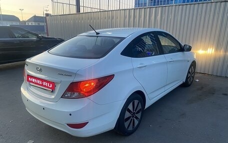 Hyundai Solaris II рестайлинг, 2012 год, 950 000 рублей, 4 фотография