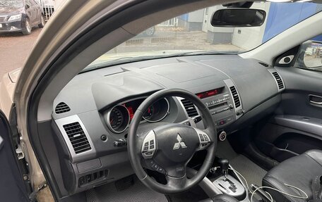 Mitsubishi Outlander III рестайлинг 3, 2008 год, 910 000 рублей, 6 фотография