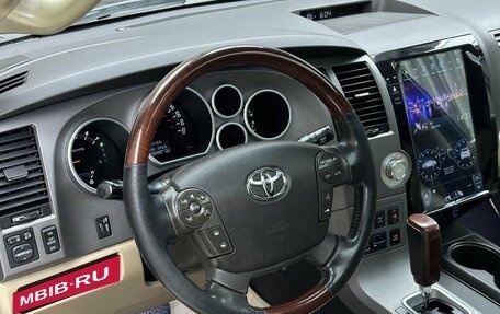 Toyota Sequoia II рестайлинг, 2011 год, 3 990 000 рублей, 8 фотография