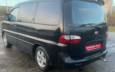 Hyundai H-1 II рестайлинг, 2003 год, 435 000 рублей, 11 фотография