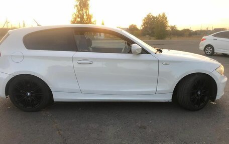 BMW 1 серия, 2011 год, 1 050 000 рублей, 8 фотография